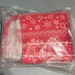 Holiday fleece blanket